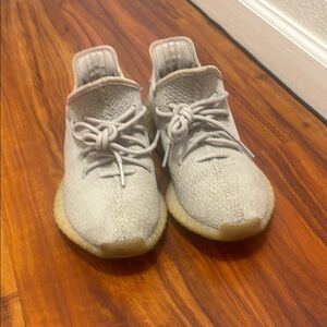 Adidas Yeezy 8.5 men’s size